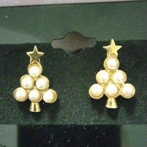 Vintage 1999 Avon Christmas Tree Earrings 🎄